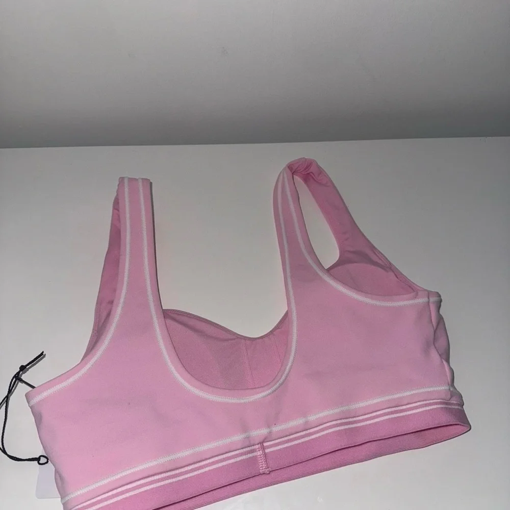 ALO Yoga Pink Women's Sports Bra - Picture 4 of 6